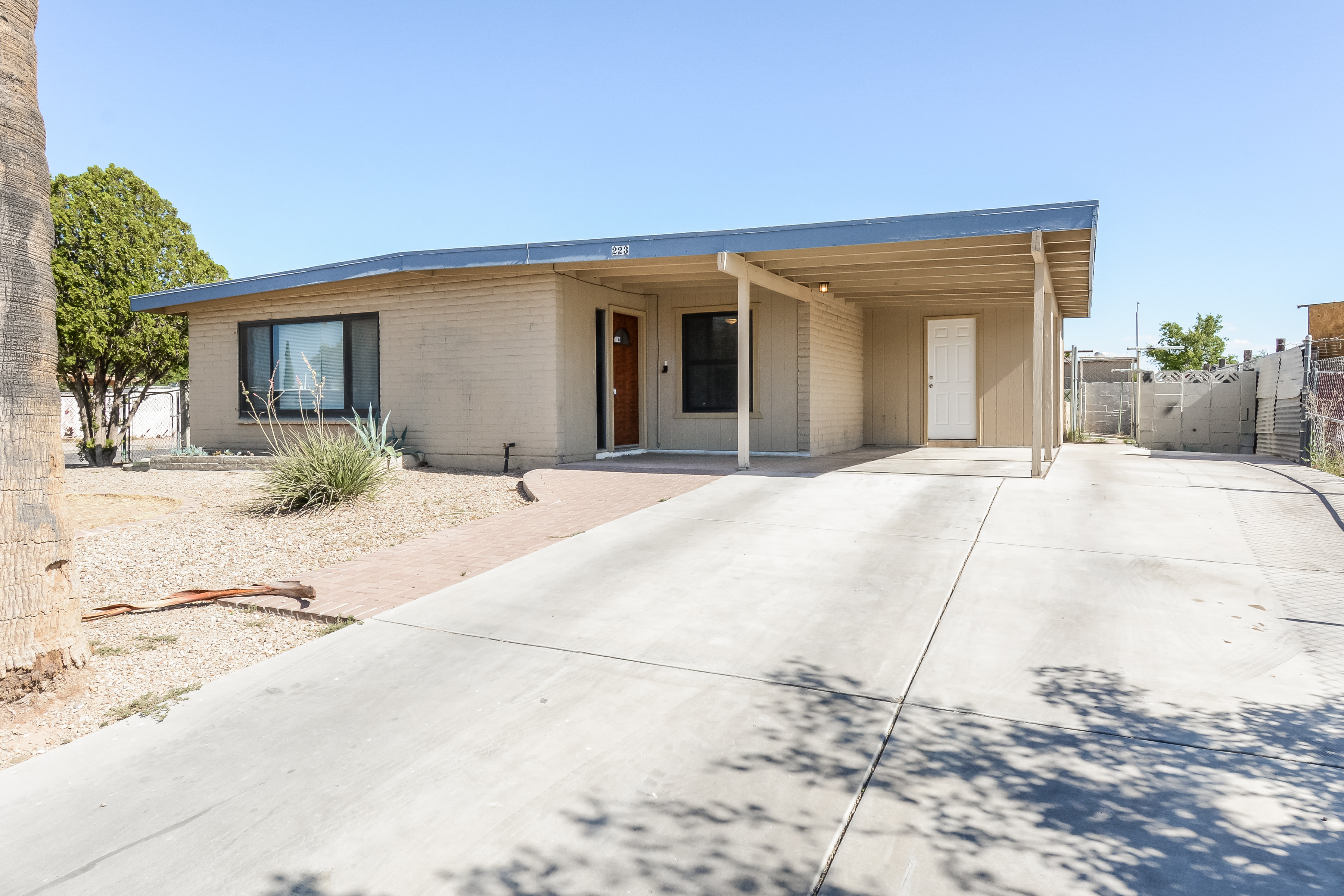 223 W Mossman Rd Tucson, AZ 85706
